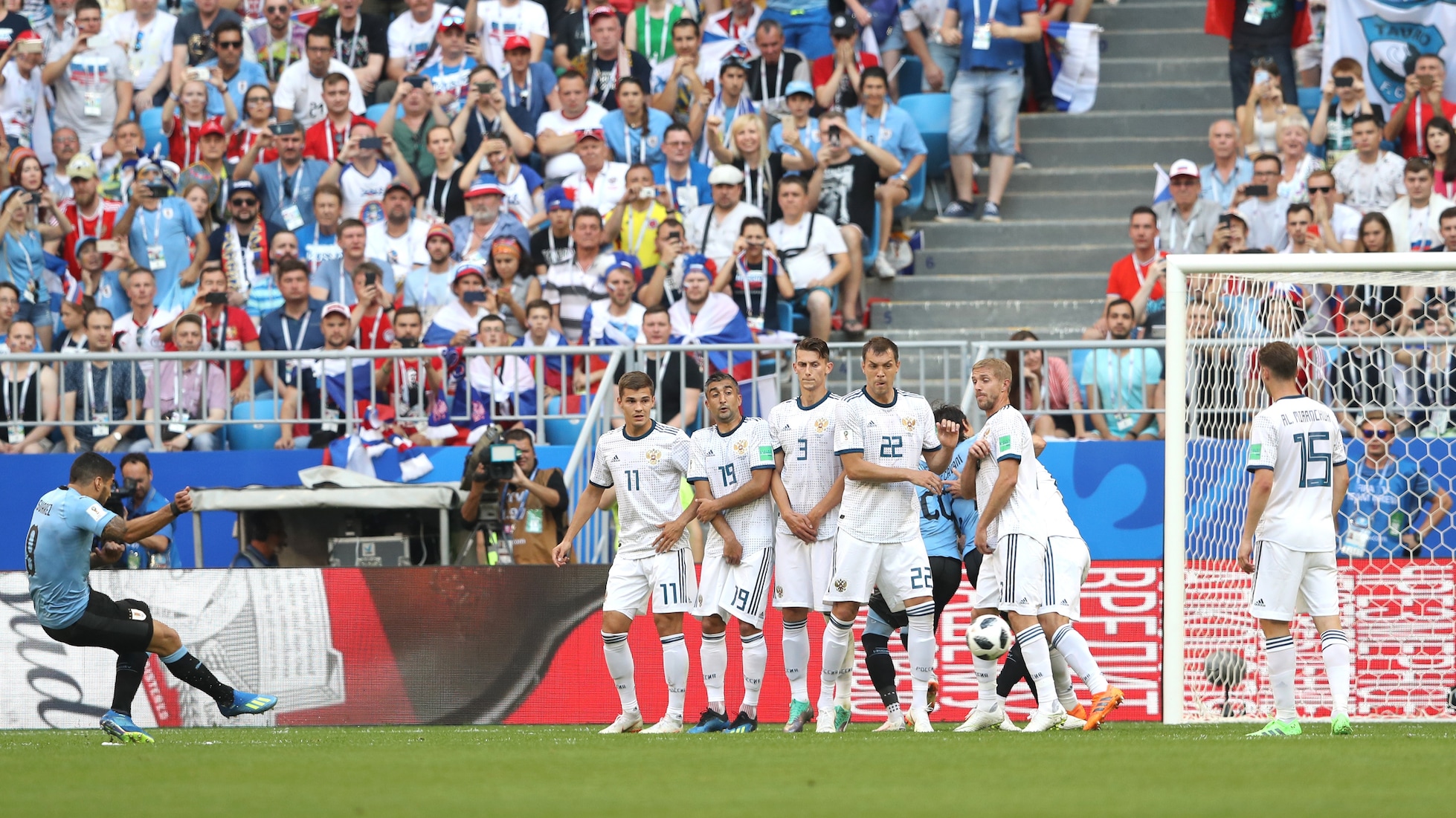 Le but de Luis Suarez 10' | Uruguay - Russie | Coupe du Monde de la FIFA, Russie 2018™