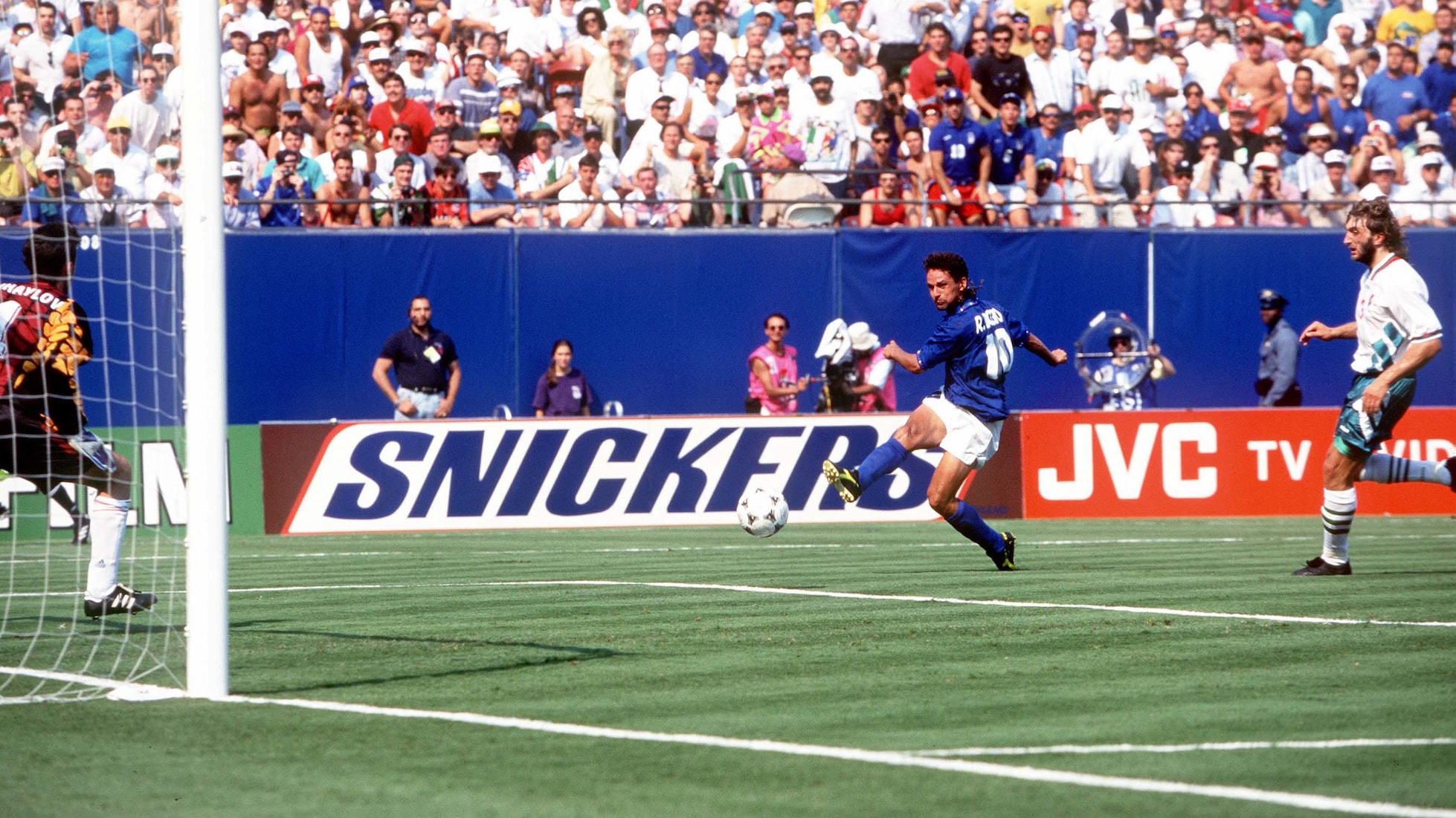 Gol de Roberto Baggio 25' | Bulgaria vs Italia | Copa Mundial de la FIFA Estados Unidos 1994™