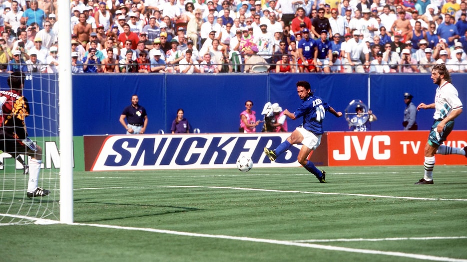 Roberto Baggio Goal 25' | Bulgaria vs Italy | 1994 FIFA World Cup USA™