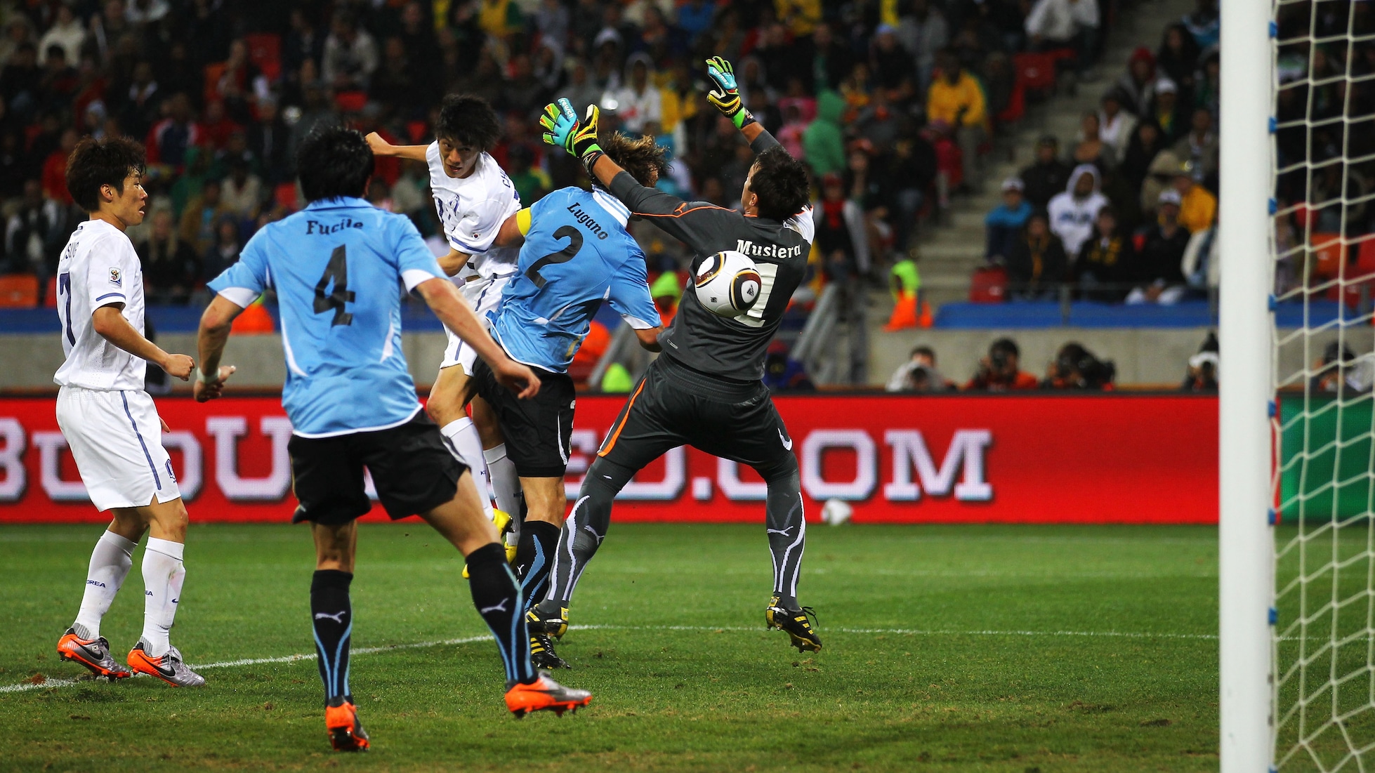 Gol de Lee Chungyong 67' | Uruguay vs República de Corea | Copa Mundial de la FIFA Sudáfrica 2010™