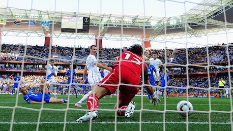 Gol de Shane Smeltz 6' | Italia vs Nueva Zelanda | Copa Mundial de la FIFA Sudáfrica 2010™