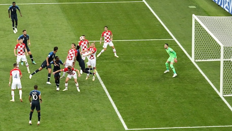 Gol en contra de Mario Mandzukic 18' | Francia vs Croacia | Copa Mundial de la FIFA Rusia 2018™