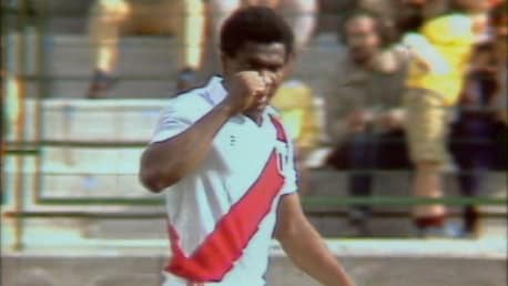 Guillermo La Rosa Goal 83' | Poland vs Peru | 1982 FIFA World Cup Spain™