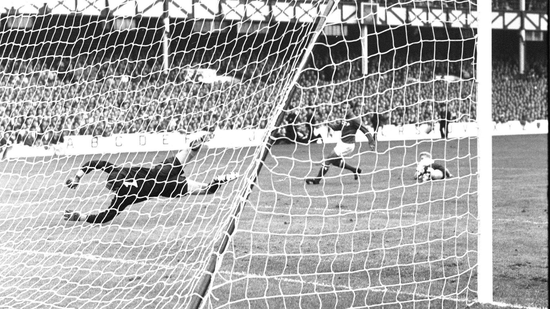 Tor von Helmut Haller 44' | Deutschland FR - Sowjetunion | FIFA Fussball-Weltmeisterschaft England 1966™