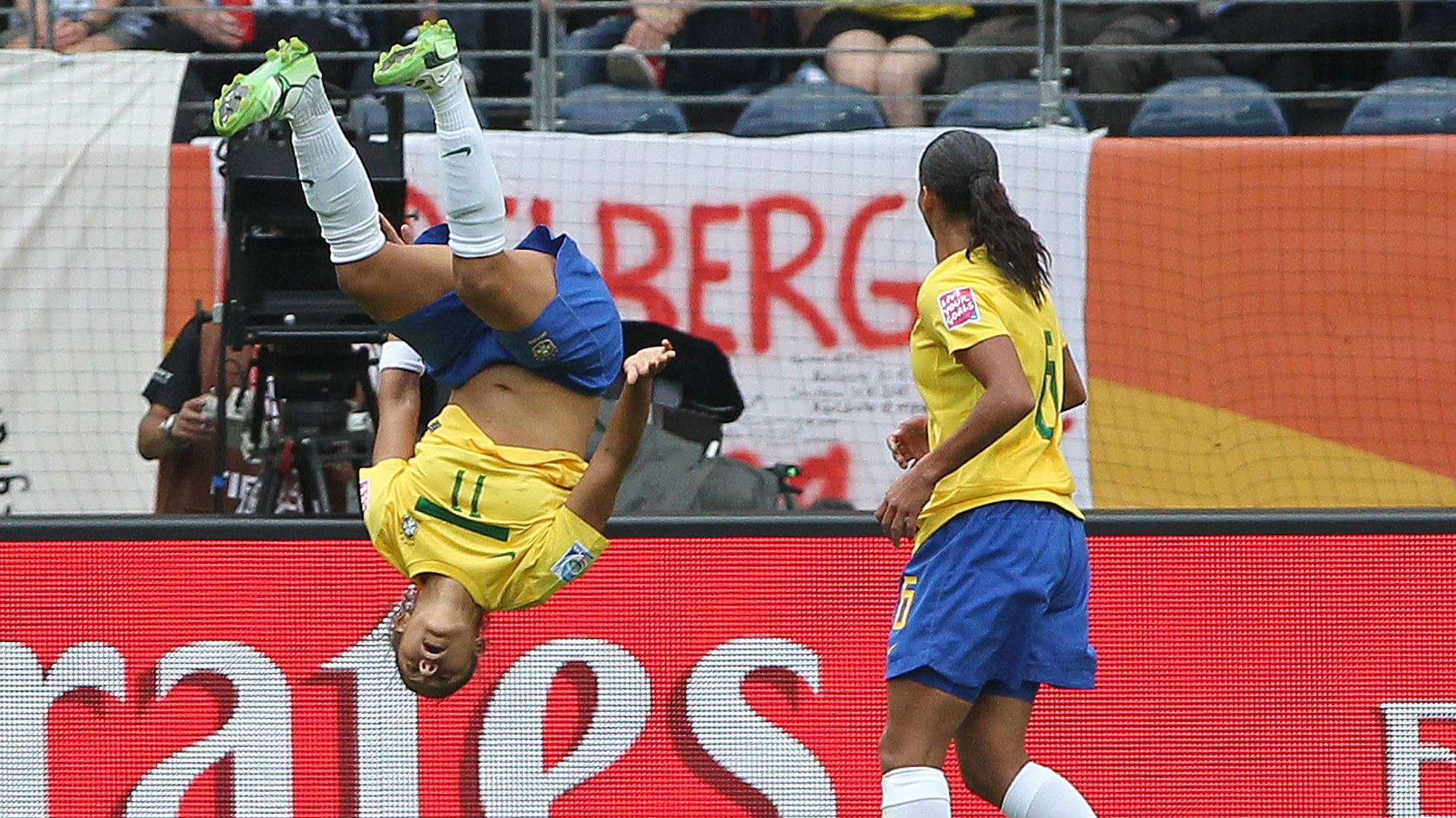 Das Tor von Cristiane 53' | Äquatorial-Guinea - Brasilien | FIFA Frauen-Weltmeisterschaft Deutschland 2011™
