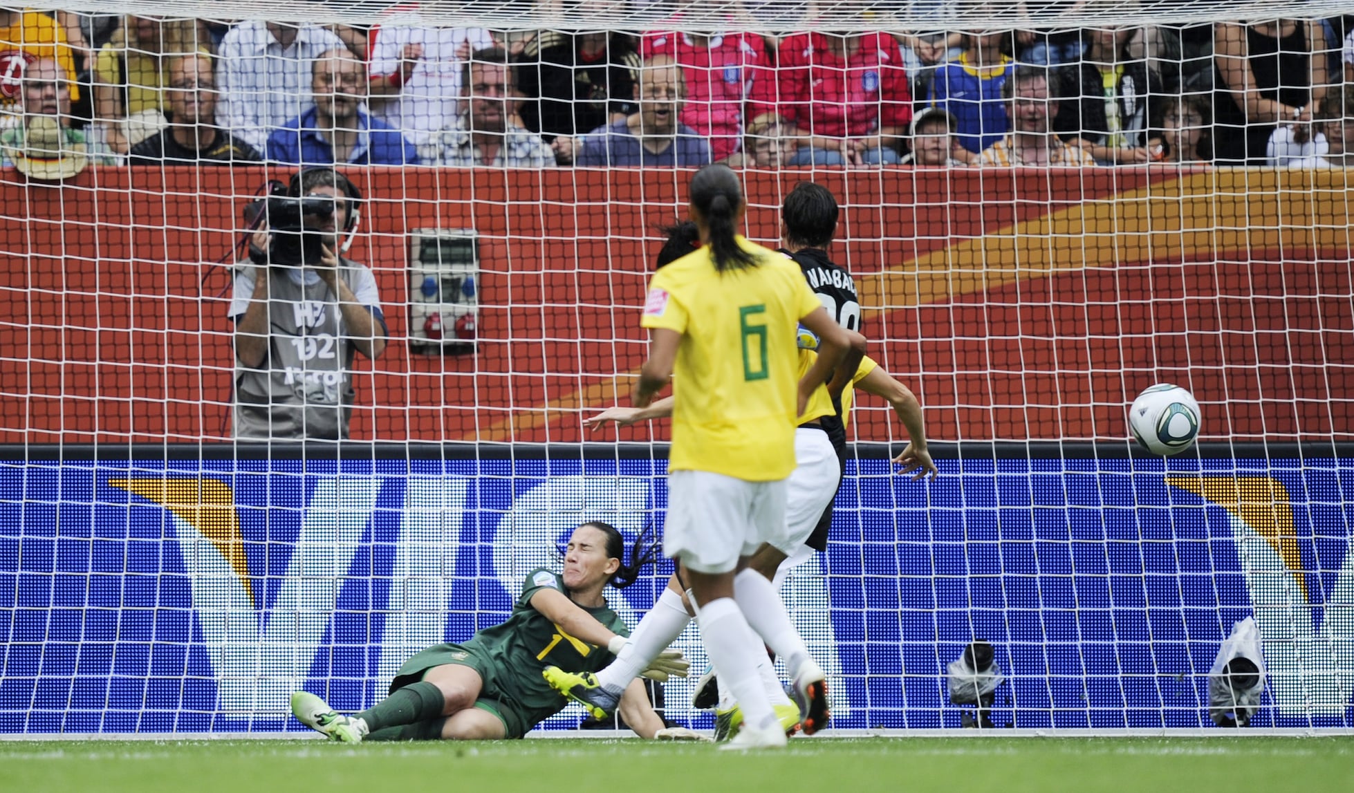 Le but contre son camp de Daiane 1' | Brésil - États-Unis | Coupe du Monde Féminine de la FIFA, Allemagne 2011™