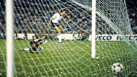 Tor von Pierre Littbarski 50' | Deutschland FR vs Spanien | FIFA Fussball-Weltmeisterschaft Spanien 1982™