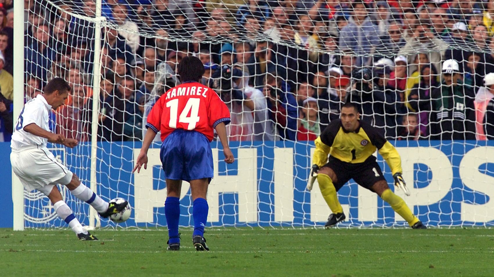 Gol de Roberto Baggio 84' | Italia vs Chile | Copa Mundial de la FIFA Francia 1998™