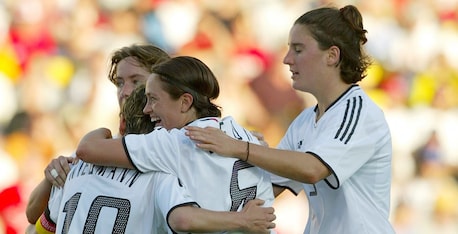 Das Tor von Bettina Wiegmann 39' | Deutschland - Kanada | FIFA Frauenfussball-Weltmeisterschaft USA 2003™
