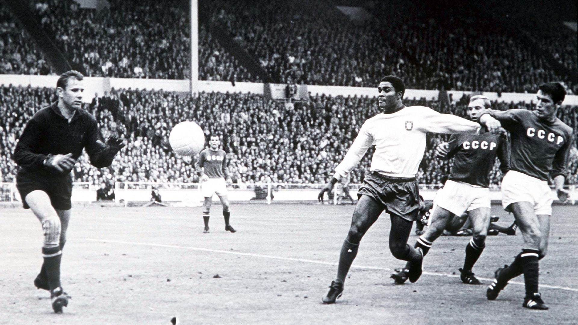 But de Eusébio 13' | Portugal - Union Soviétique | Coupe du Monde de la FIFA, Angleterre 1966™