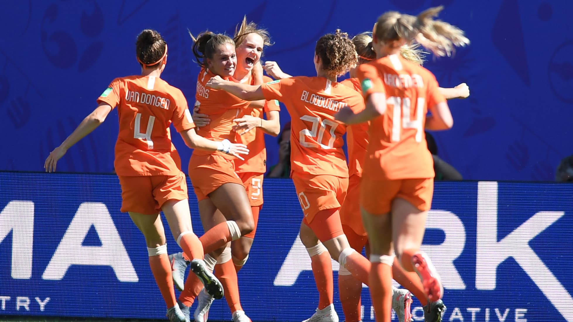 Gol de Vivianne Miedema aos 69' | Itália - Holanda | Copa do Mundo Feminina FIFA 2019, no França