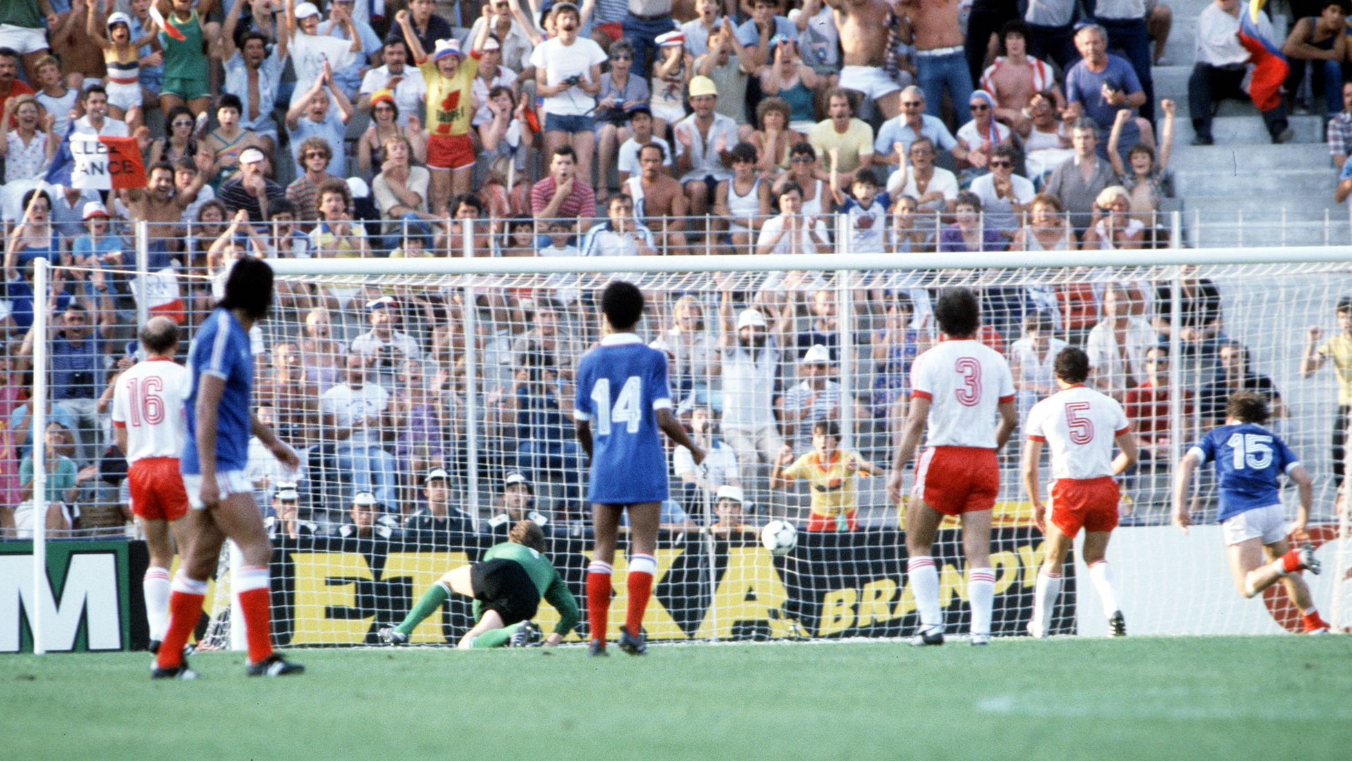 Gol de René Girard 13' | Polônia x França | Copa do Mundo FIFA Espanha 1982™