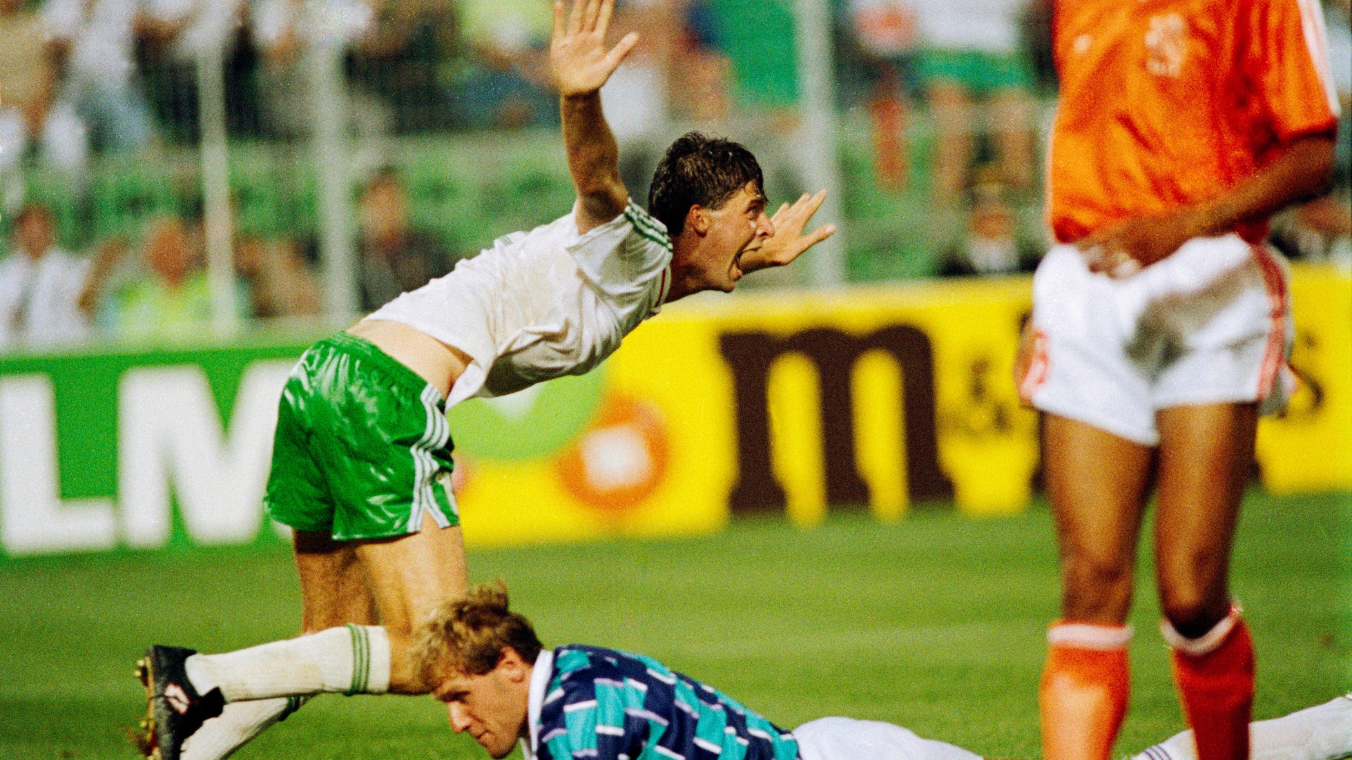 Niall Quinn Goal 71' | Republic of Ireland vs Netherlands | 1990 FIFA World Cup Italy™