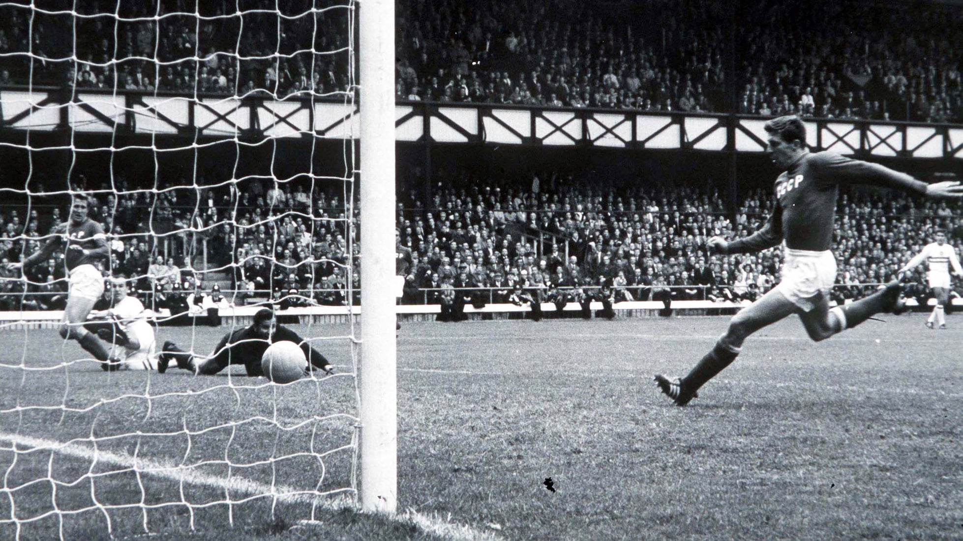 Le but de Ferenc Bene 58' | Union soviétique - Hongrie | Coupe du Monde de la FIFA, Angleterre 1966™