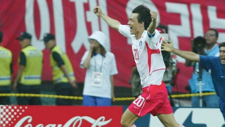 Hong Myung-bo | Bronze Ball Award | 2002 FIFA World Cup Korea/Japan™