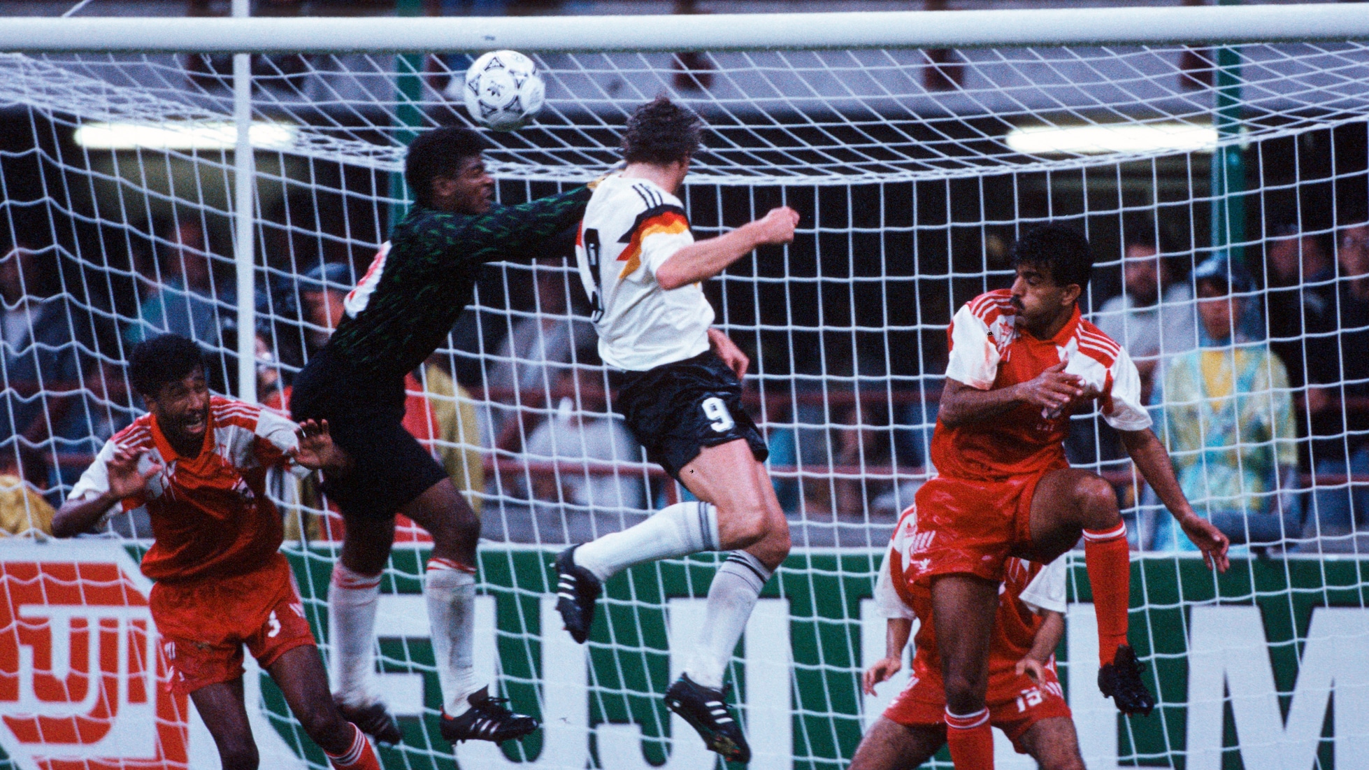 Le but de Rudi Völler 75' | République Fédérale d'Allemagne - Émirats Arabes Unis | Coupe du Monde de la FIFA, Italie 1990™