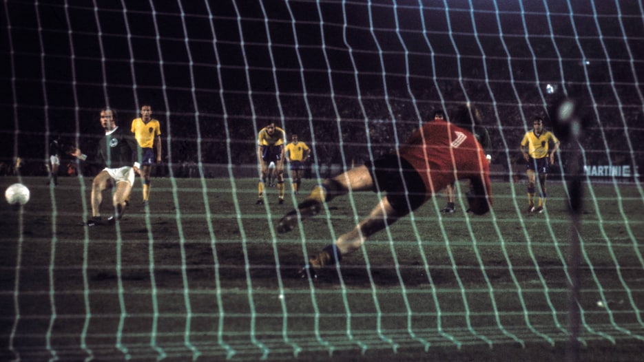 Gol de Uli Hoeneß 89' | República Federal de Alemania vs Suecia | Copa Mundial de la FIFA Alemania 1974™