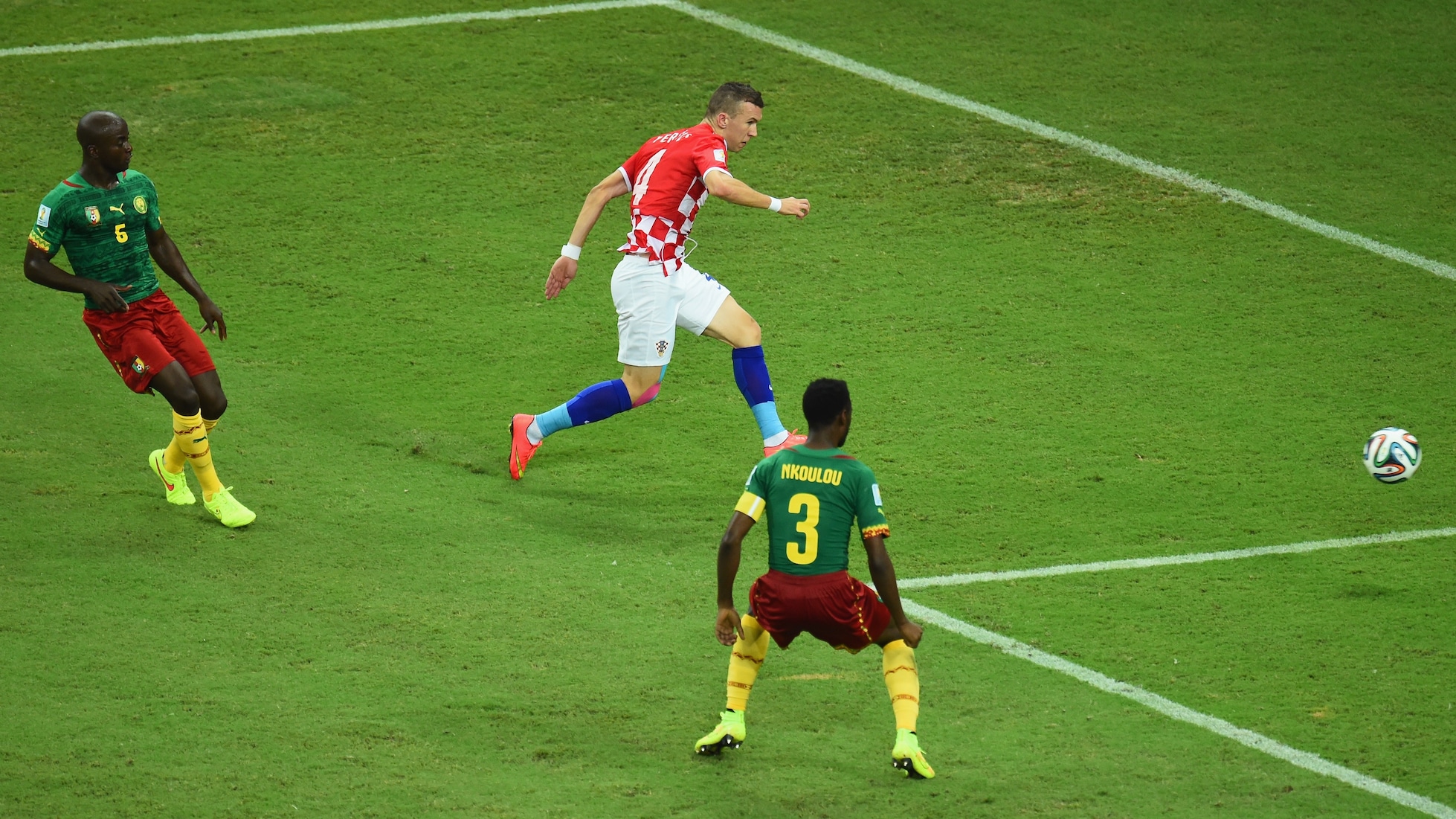 Das Tor von Ivan Perisic 47' | Kamerun - Kroatien | FIFA Fussball-Weltmeisterschaft Brasilien 2014™