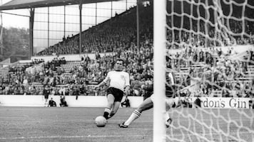 Tor von Franz Beckenbauer 40' | Deutschland FR - Schweiz | FIFA Fussball-Weltmeisterschaft England 1966™
