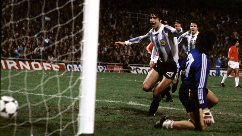 Gol de Mario Alberto Kempes 21' | Argentina vs Perú | Copa Mundial de la FIFA Argentina 1978™