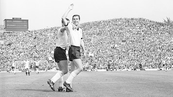 Tor von Franz Beckenbauer 67' | Deutschland FR - Uruguay | FIFA Fussball-Weltmeisterschaft England 1966™