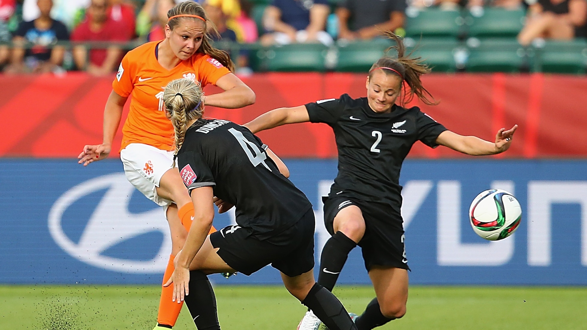 Das Tor von Lieke Martens 32' | Neuseeland - Niederlande | FIFA Frauen-Weltmeisterschaft Kanada 2015™